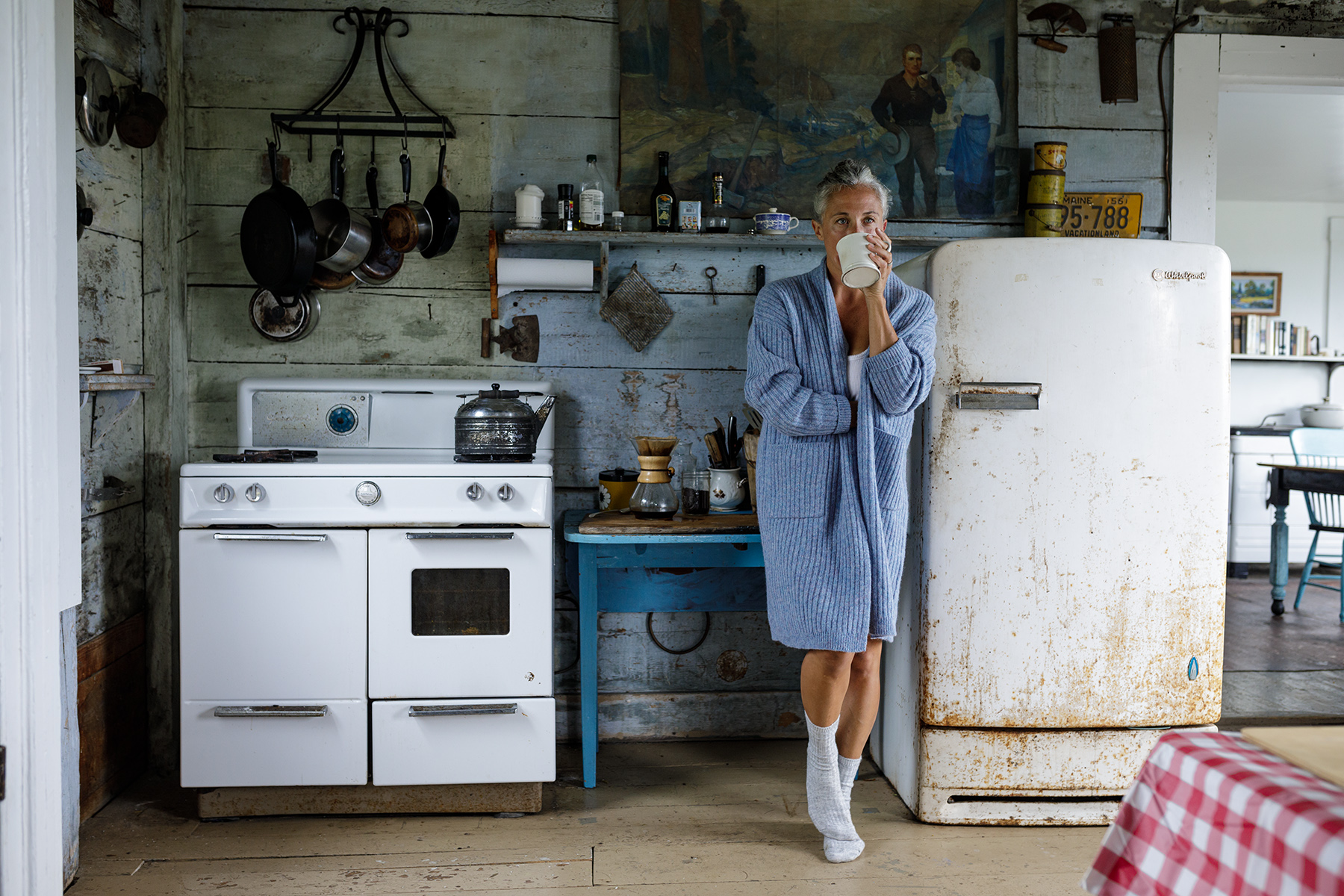 Stills and Motion interior lifestyle: writer on retreat starts with coffee